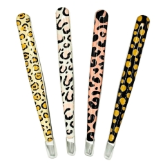 Pince à épiler Le Comptoir Des Tendances motif léopard - mors biais - protection plastique - accessoire beauté précis