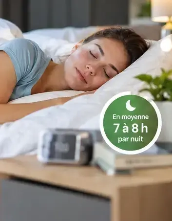Femme sportive au lit en train de dormir